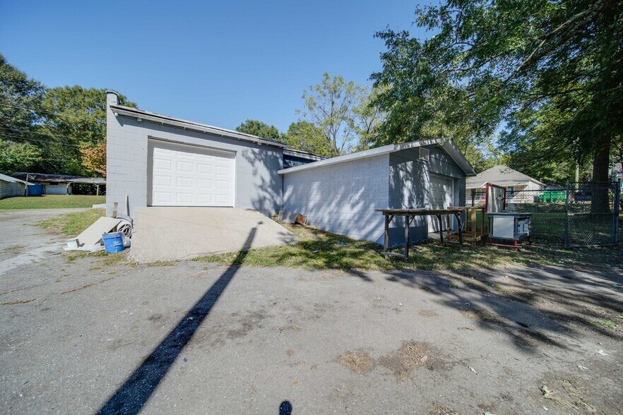 More Photos Of 239 Brookwood Ave NW, Concord Flex For Sale
