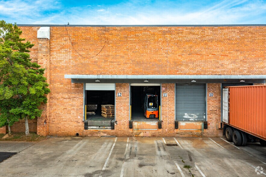More Photos Of 6045 Boat Rock Blvd SW, Atlanta Distribution For Lease