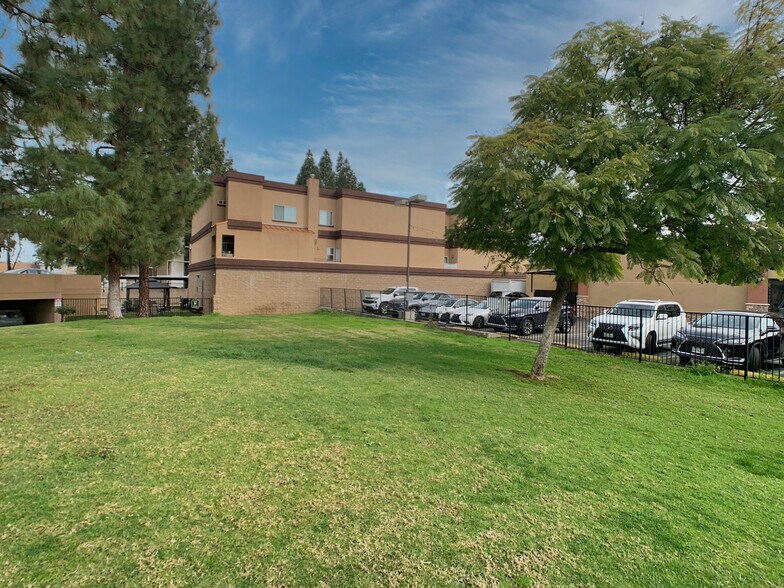 More Photos Of 120 Ballantyne St, El Cajon Apartments For Lease