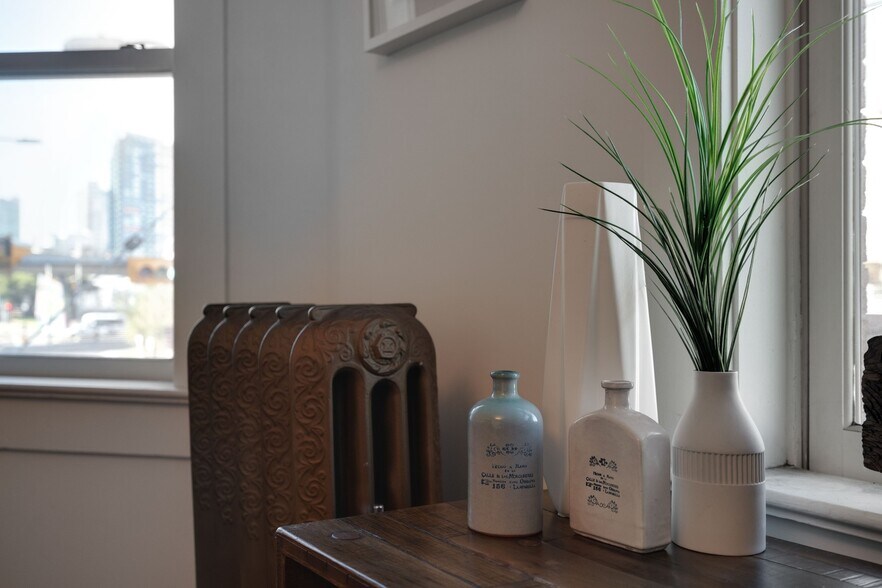 More Photos Of 606 Meredith Rd NE, Calgary Restaurant For Sale