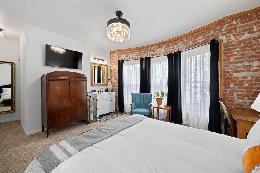 More Photos Of 1430 Race St, Denver Hotel For Sale