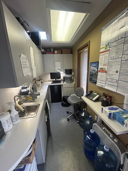 More Photos Of 592-594 Newark Granville Rd, Granville Office For Sale