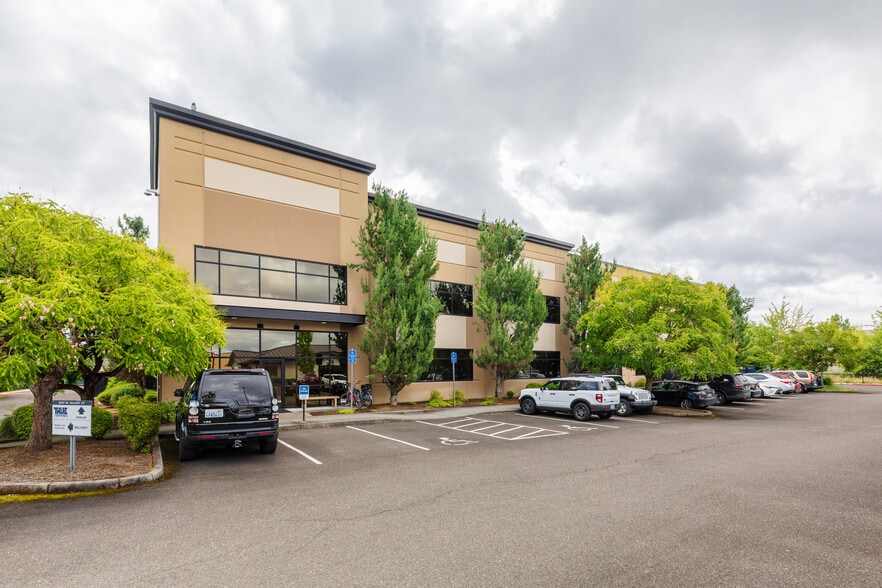 More Photos Of 8210 NE Mauzey Ct, Hillsboro Warehouse For Sale