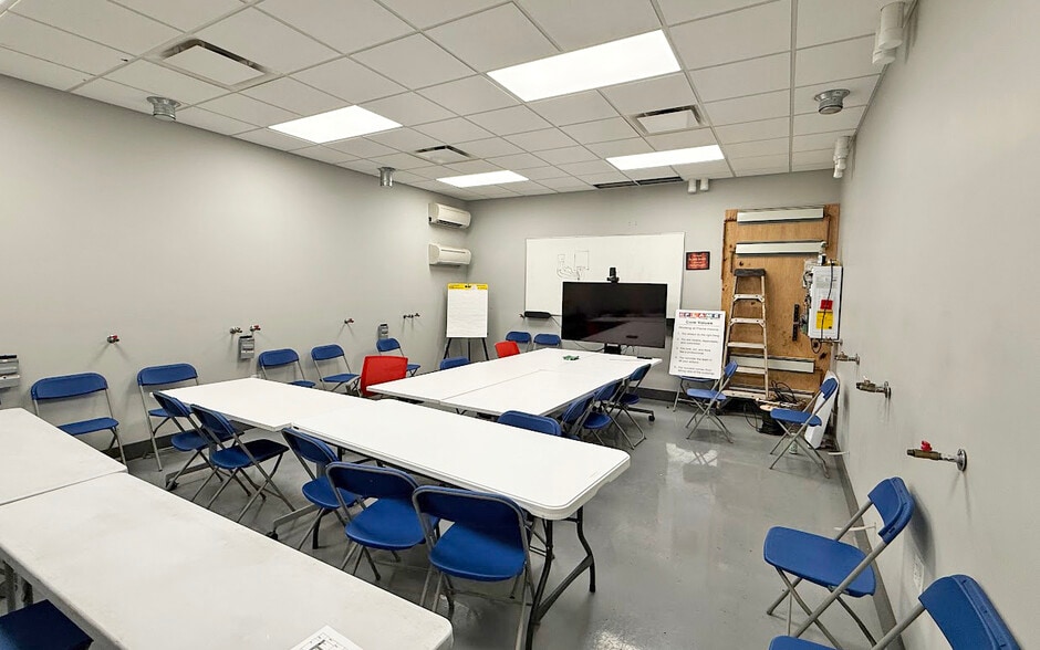More Photos Of 2200 E Eleven Mile Rd, Warren Warehouse For Lease