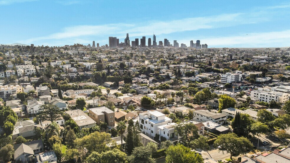 More Photos Of 732 Robinson St, Los Angeles Apartments For Sale