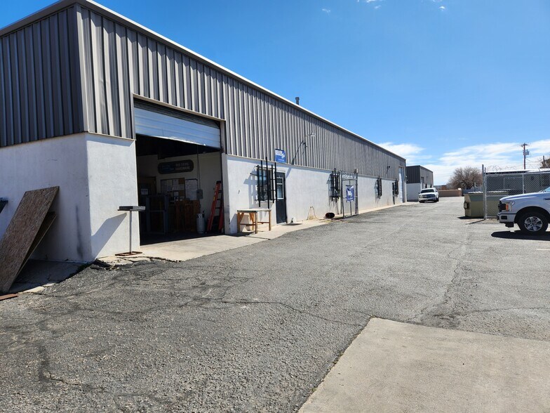 More Photos Of 115 Montoya Rd, El Paso Flex For Lease