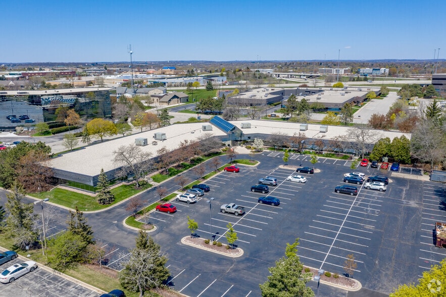 More Photos Of 20825 Swenson Dr, Waukesha Office For Sale