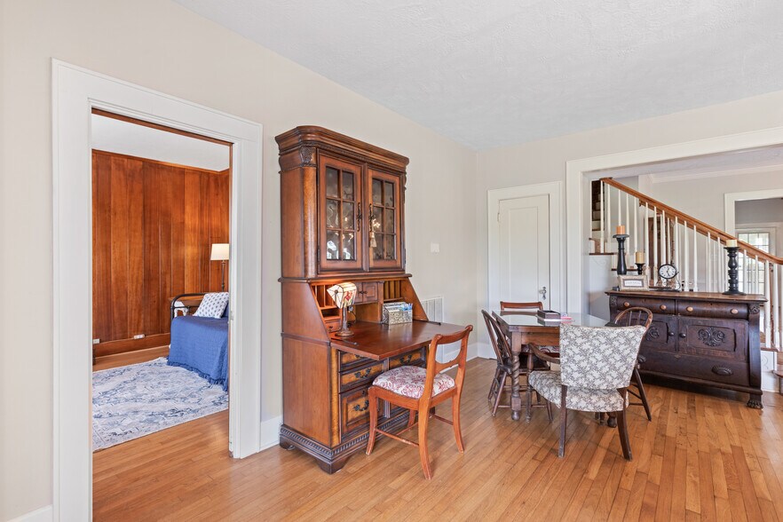 More Photos Of 53447 Highway 290, Hempstead Specialty For Sale