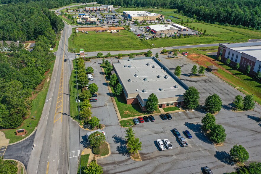 More Photos Of 7300 Blackmon Rd, Columbus Schools For Lease