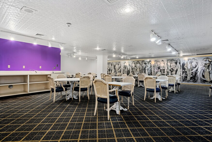 More Photos Of 615 N Upper Broadway St, Corpus Christi Office For Sale