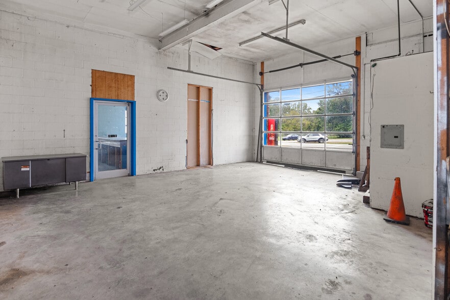 More Photos Of 331 Main St, Lebanon Junction Specialty For Sale