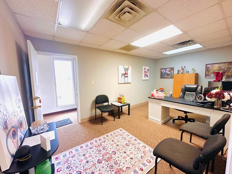 More Photos Of 110 Sunset Dr, Beckley Office For Lease