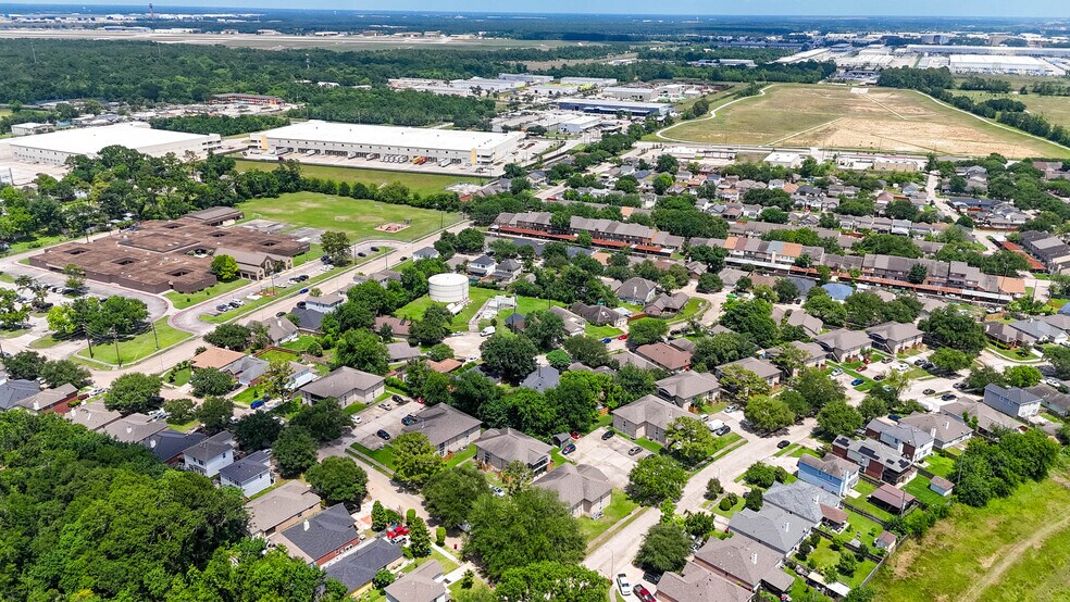 More Photos Of 1947 Greenbriar Colony Dr, Houston Apartments For Sale