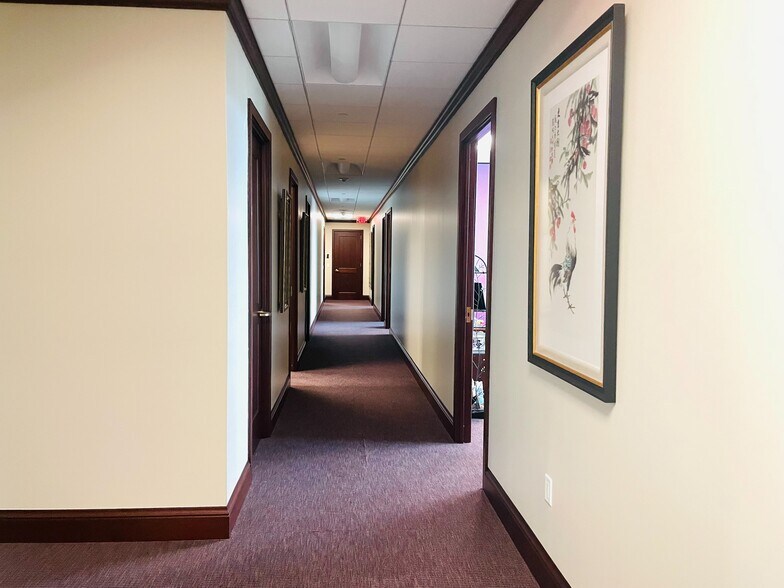 More Photos Of 9999 Bellaire Blvd, Houston Medical For Lease