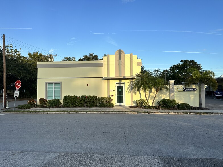 Primary Photo Of 417 8th St W, Bradenton Office For Lease