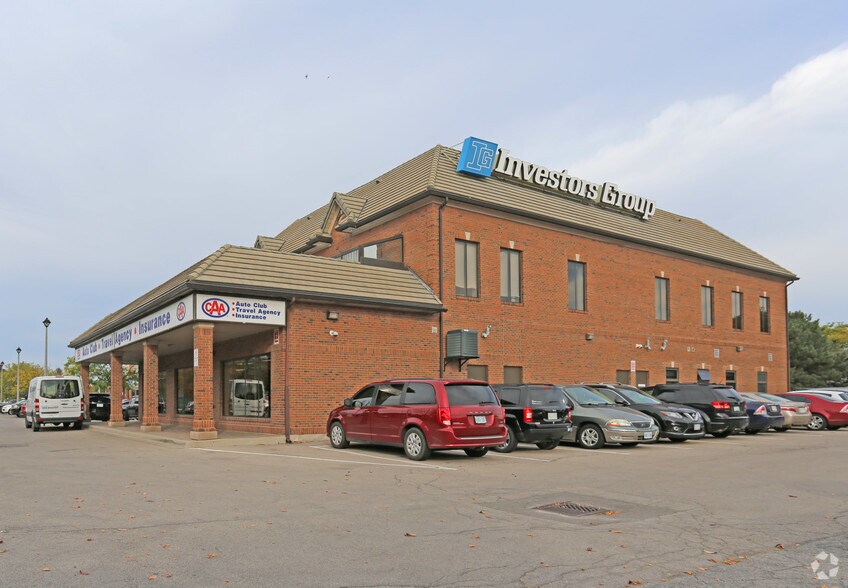 More Photos Of 155 Main St E, Grimsby General Retail For Sale