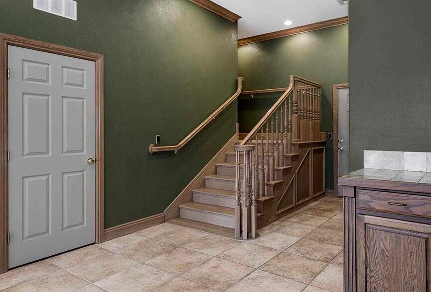 More Photos Of 1760 W Lakeview Rd, Stillwater Office For Sale