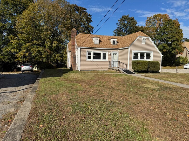 More Photos Of 1567 Centerville Rd, Warwick Office For Sale