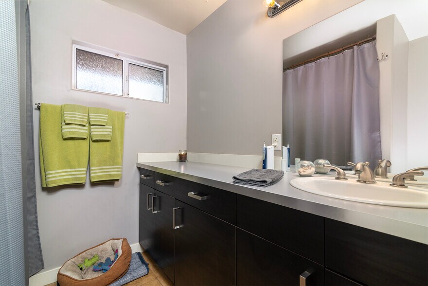 More Photos Of 822 E Montecito Ave, Phoenix Apartments For Sale