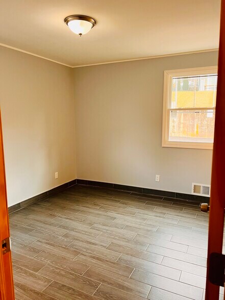 More Photos Of 1032-1036 Victory Blvd, Staten Island Medical For Lease