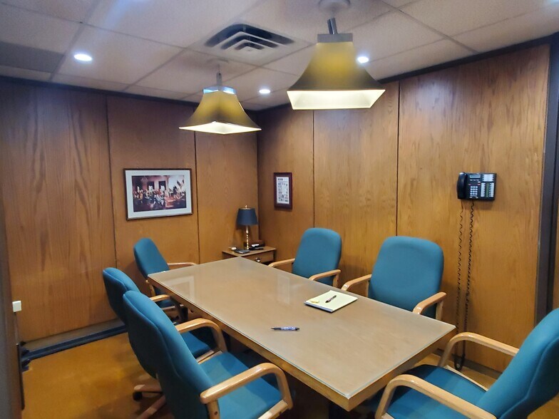 More Photos Of 6258 W Pierson Rd, Flushing Medical For Lease