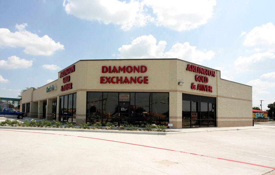 More Photos Of 2424 W Pioneer Pky, Pantego Unknown For Lease