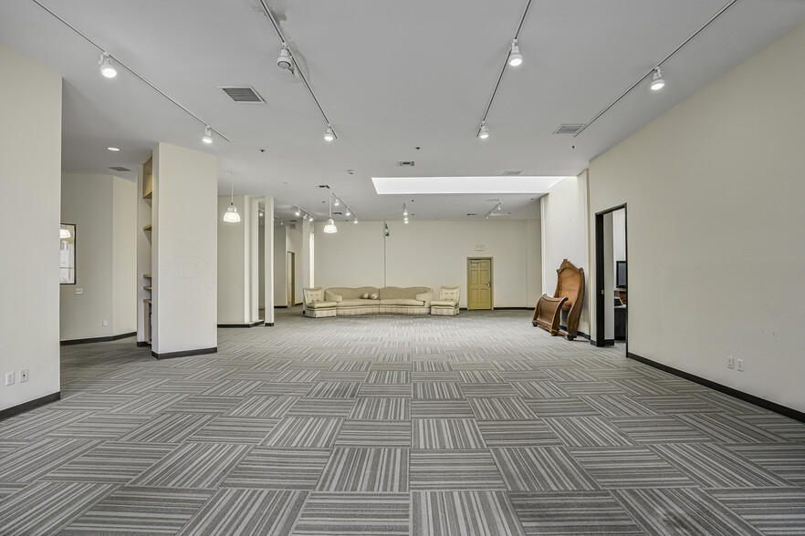 More Photos Of 400-426 E St, San Diego Storefront Retail Office For Sale