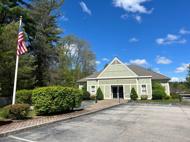 More Photos Of 701 Church St, Whitinsville Bank For Lease