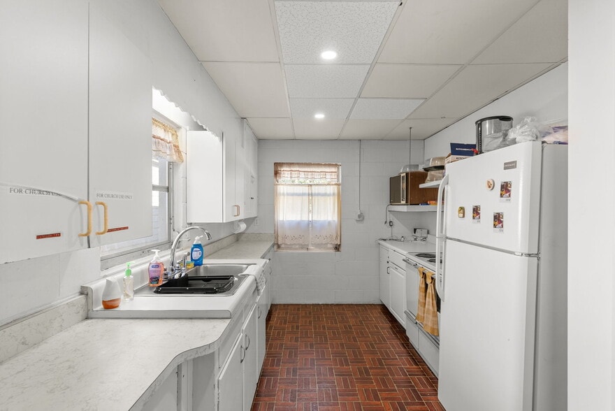 More Photos Of 201 W University Ave, Orange City Religious Facility For Sale