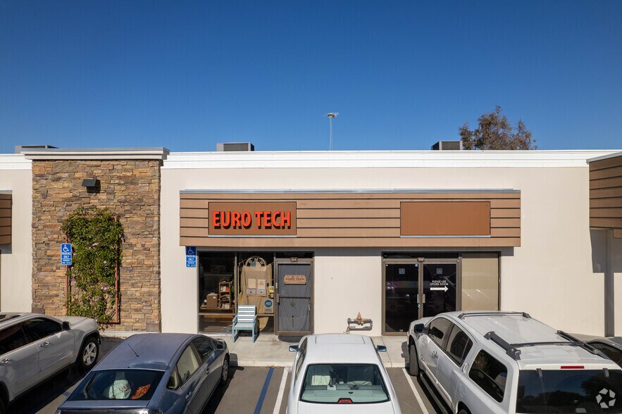 More Photos Of 24002 Via Fabricante, Mission Viejo Unknown For Lease