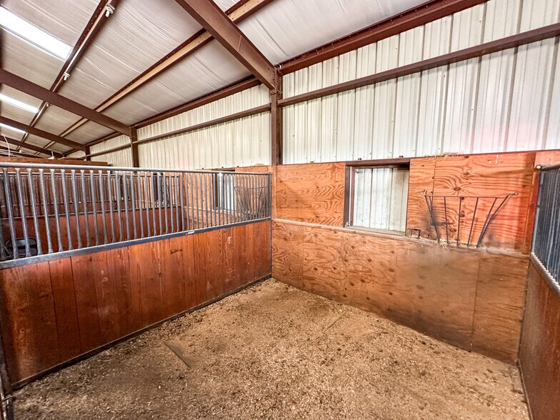 More Photos Of 5871 Roper Rd, Sperry Land For Sale