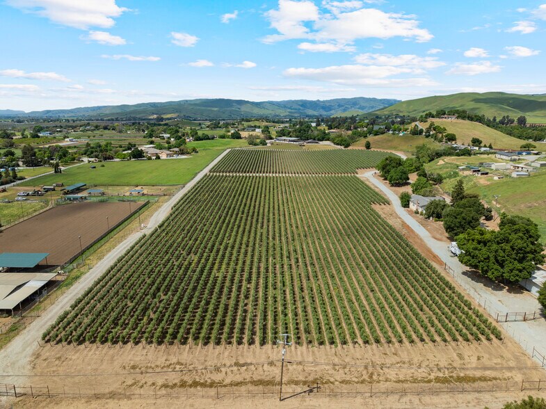 More Photos Of 804 Comstock Rd, Hollister Land For Sale