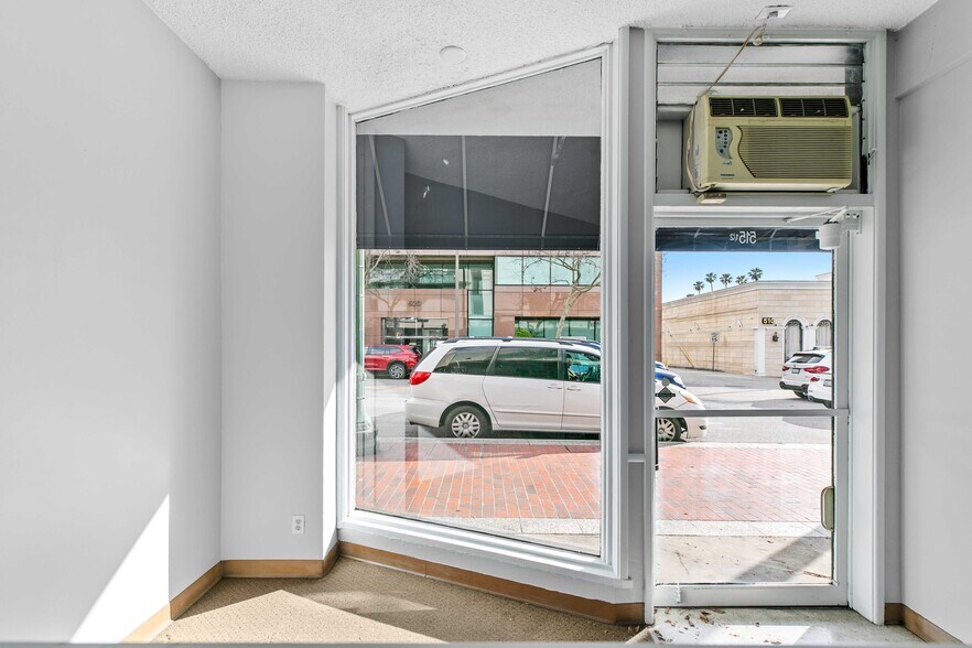 More Photos Of 513 E Broadway, Glendale Storefront For Lease