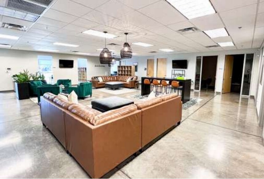 More Photos Of 2045 S Vineyard, Mesa Medical For Sale