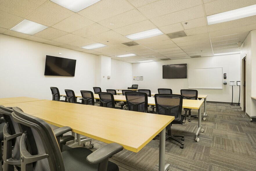 More Photos Of 2821 S Parker Rd, Aurora Office For Lease
