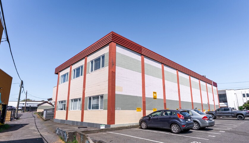 More Photos Of 2610 Douglas St, Victoria Office For Lease