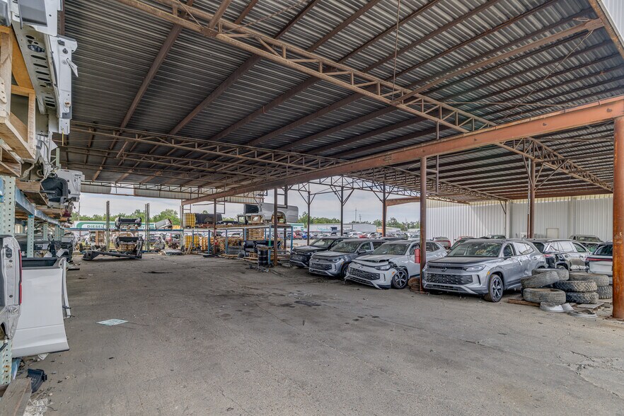 More Photos Of 208 Franklin Dr, West Monroe Distribution For Sale