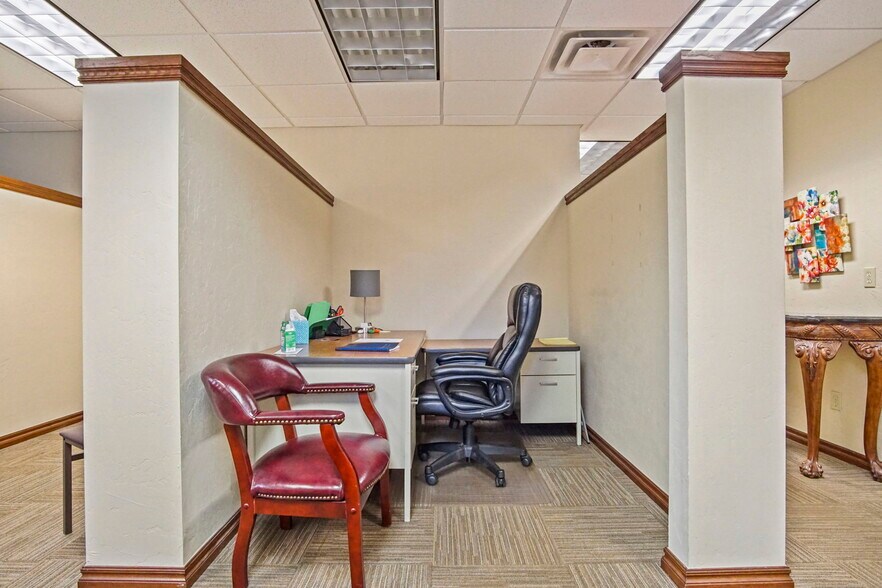 More Photos Of 1006 24th Ave NW, Norman Office For Sale