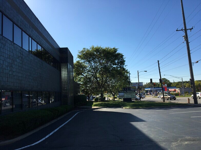 More Photos Of 5121 Mahoning Ave, Youngstown Medical For Sale