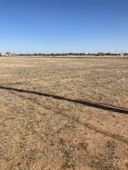 More Photos Of 3218 N Quincy St, Plainview Office For Sale