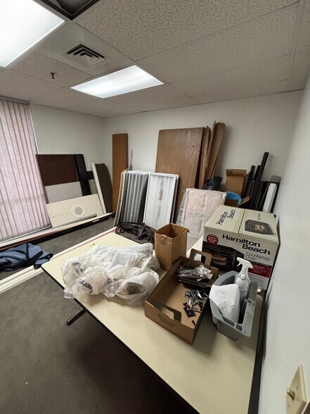 More Photos Of 456 Fulton St, Peoria Office For Sale