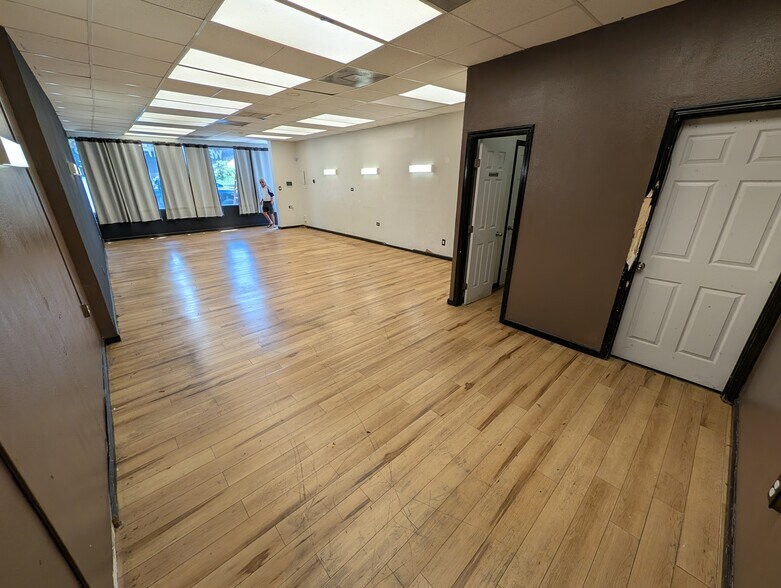 More Photos Of 593 Kamehameha Hwy, Pearl City Storefront Retail Office For Lease