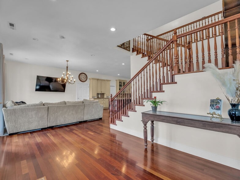 More Photos Of 135 E 200 N, Kanosh Hospitality For Sale