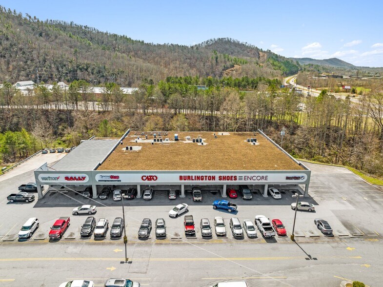 More Photos Of 152 Rick Ramsey St, Murphy Storefront For Lease