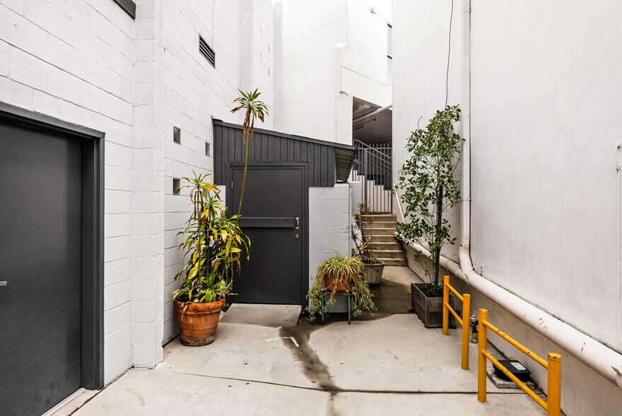 More Photos Of 3268 Motor Ave, Los Angeles Storefront Retail Office For Sale