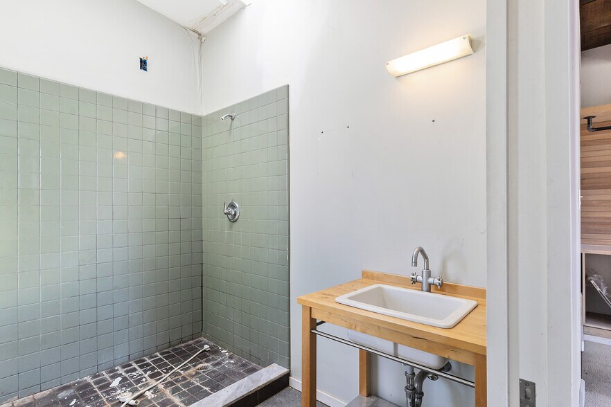 More Photos Of 1301-1305 Germantown Ave, Philadelphia Storefront Retail Residential For Sale