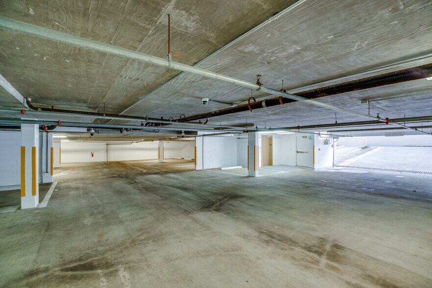 More Photos Of 700 Beachland Blvd, Vero Beach Office For Lease