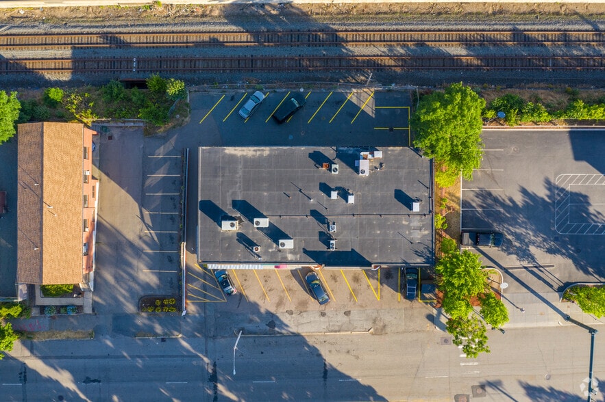 More Photos Of 612 Washington St, Newton Unknown For Lease