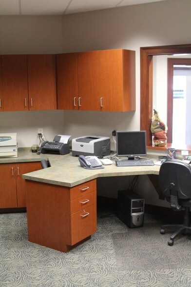 More Photos Of 70-84 Remick Blvd, Springboro Office For Sale