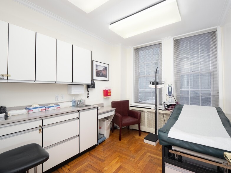 More Photos Of 911 Park Ave, New York Apartments For Sale